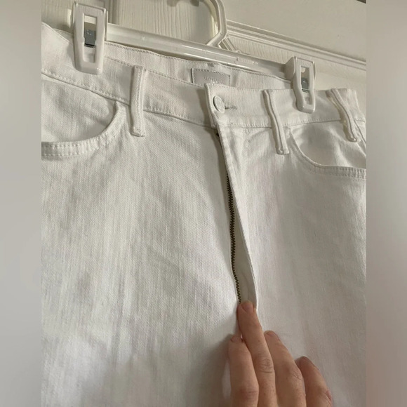 MOTHER Crisp White Cropped Jeans - Picture 7 of 15